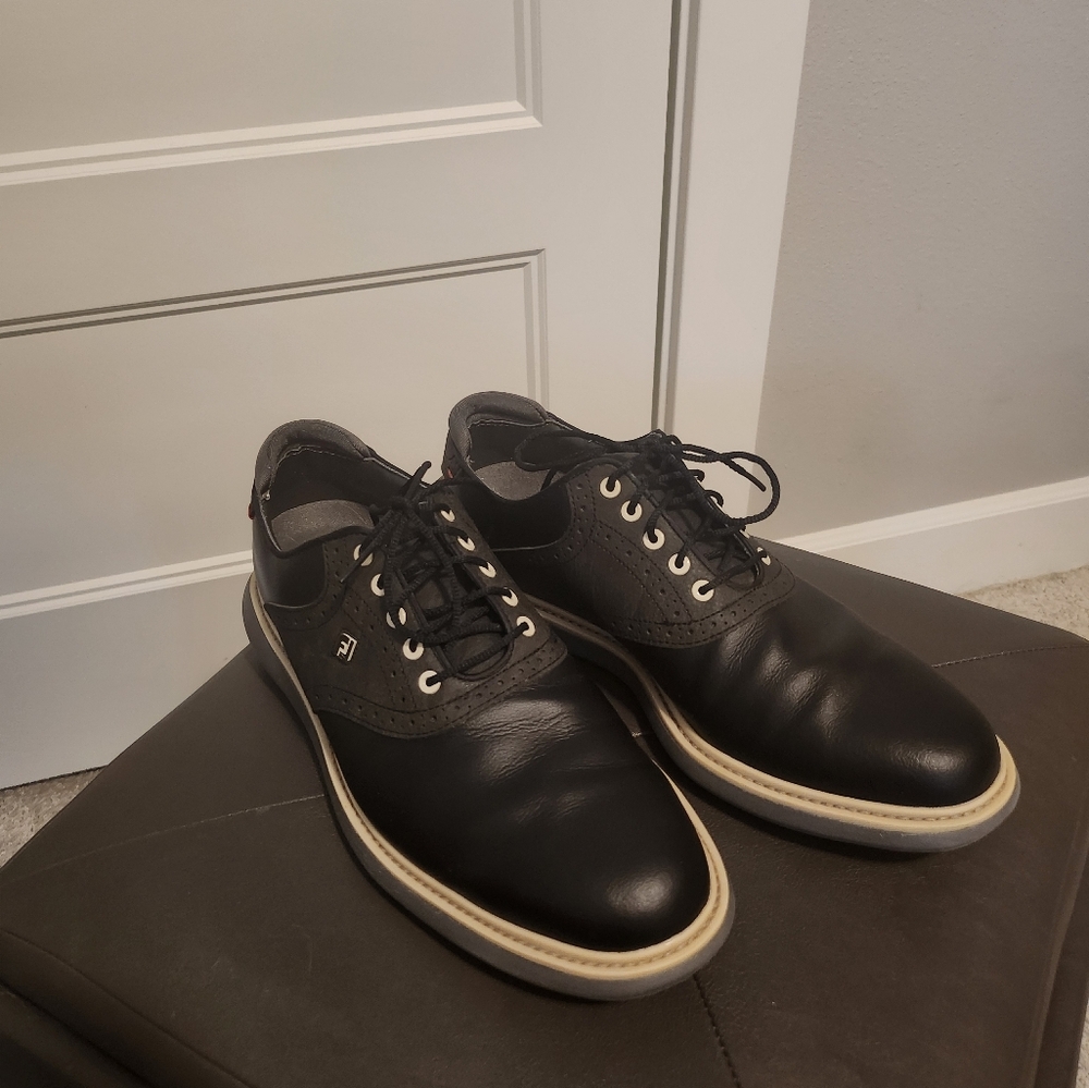 Mens Golf Shoes - Size 10.5